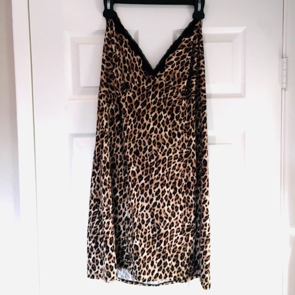 Secret Treasures Other - Secret Treasures 2x Leopard Nighty w/ free Tshirt